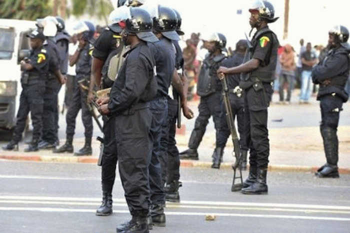Les policiers retraités de Louga recadrent Cheikhna Keita
